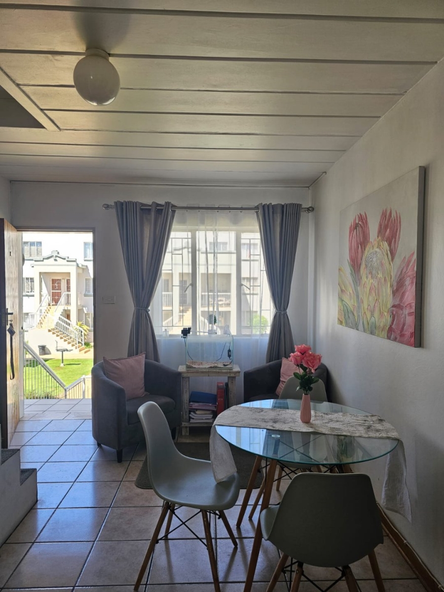 To Let 3 Bedroom Property for Rent in Kannoniers Park North West